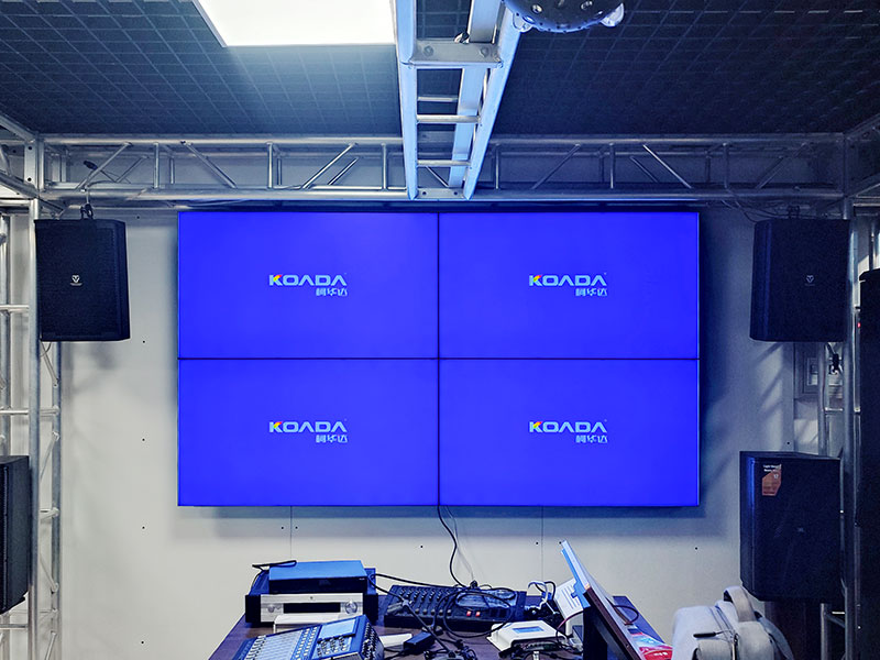 华强四楼济南铭路电子应用柯华达55寸3.5mm2×2液晶拼接屏
