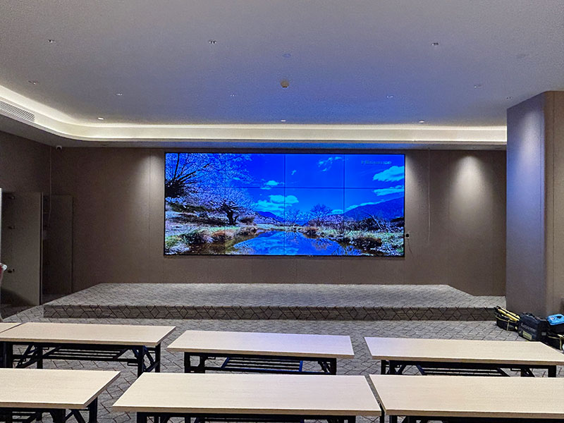 济南市槐荫区全季酒店应用柯华达55寸3.5mm3×4液晶拼接屏